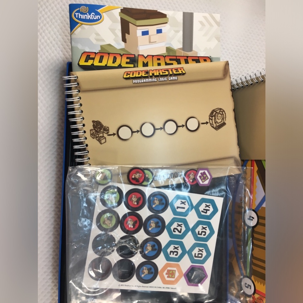 ThinkFun Code Master Programming Logic Game  Ages 8+ Minecraft Style Puzzles - Picture 3 of 10